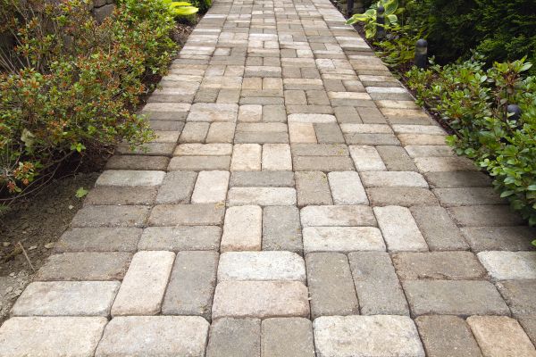 Cost of Paver Walkway Cleaning in Lebanon